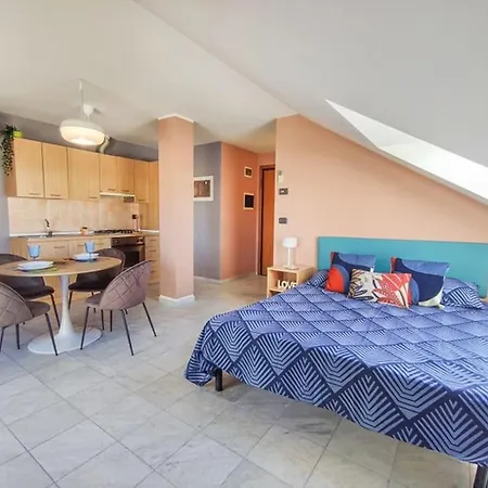 Accogliente Mansarda A Due Passi Dal Mare سان بنيديتّو ديل ترونتو