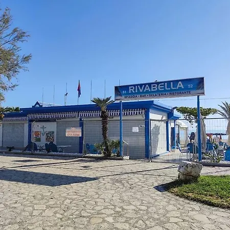 Accogliente Mansarda A Due Passi Dal Mare